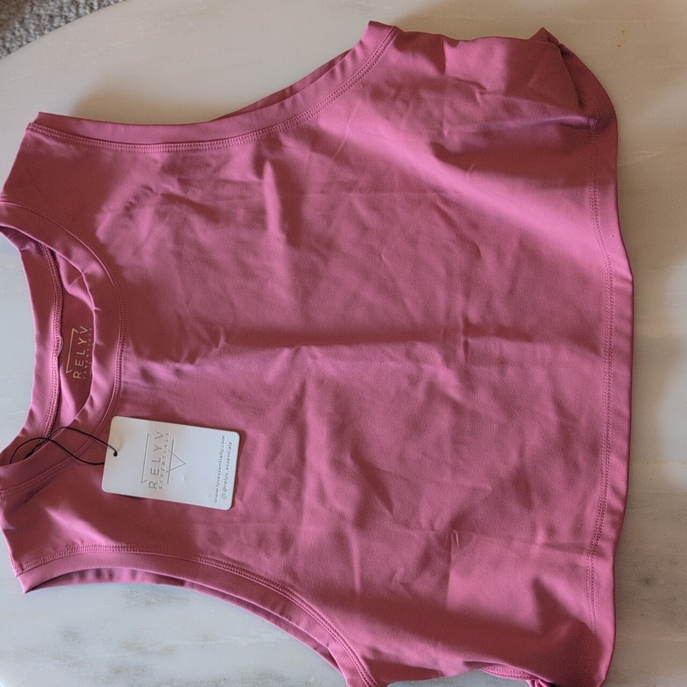 Relyv crop top
